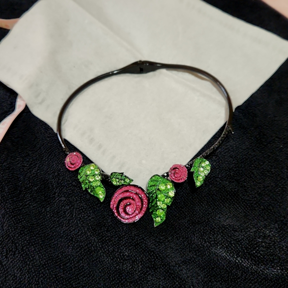 BETSY JOHNSON JOHNSON BETSYVILLA ROSE HINGE PINK AND BLING NECKLACE